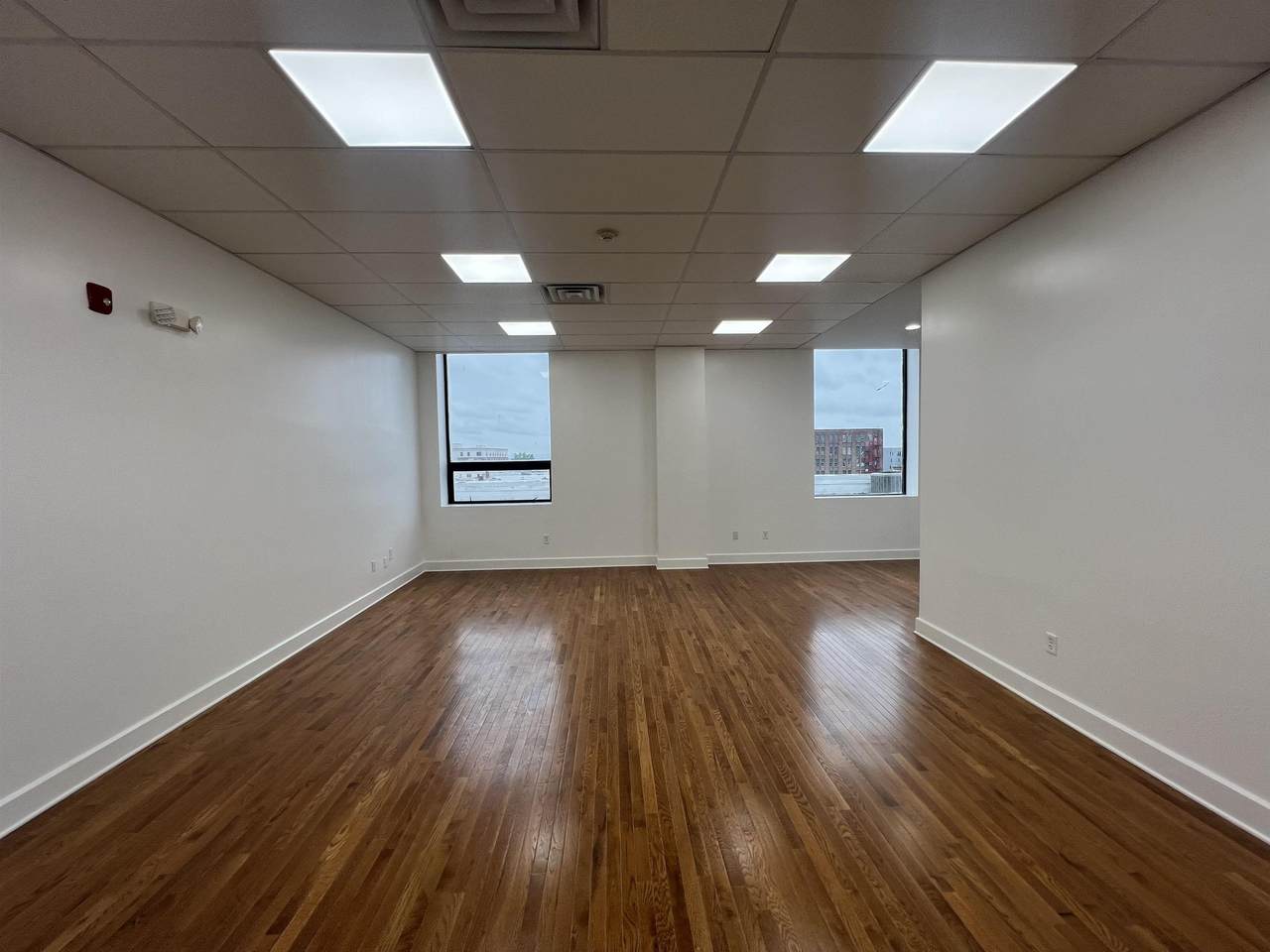 407 39TH ST - Photo 1
