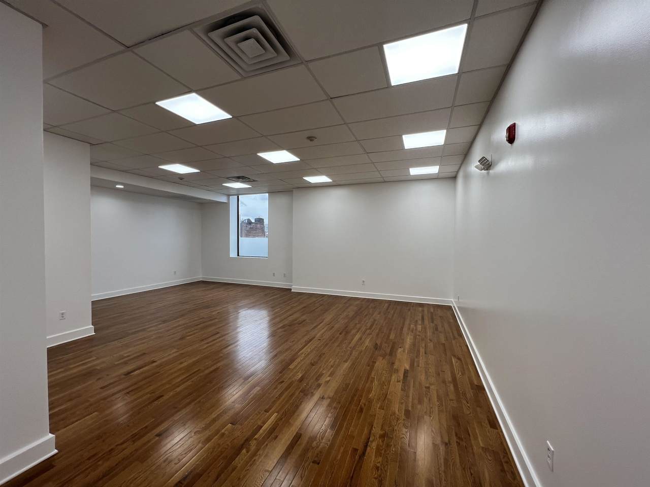 407 39TH ST - Photo 1