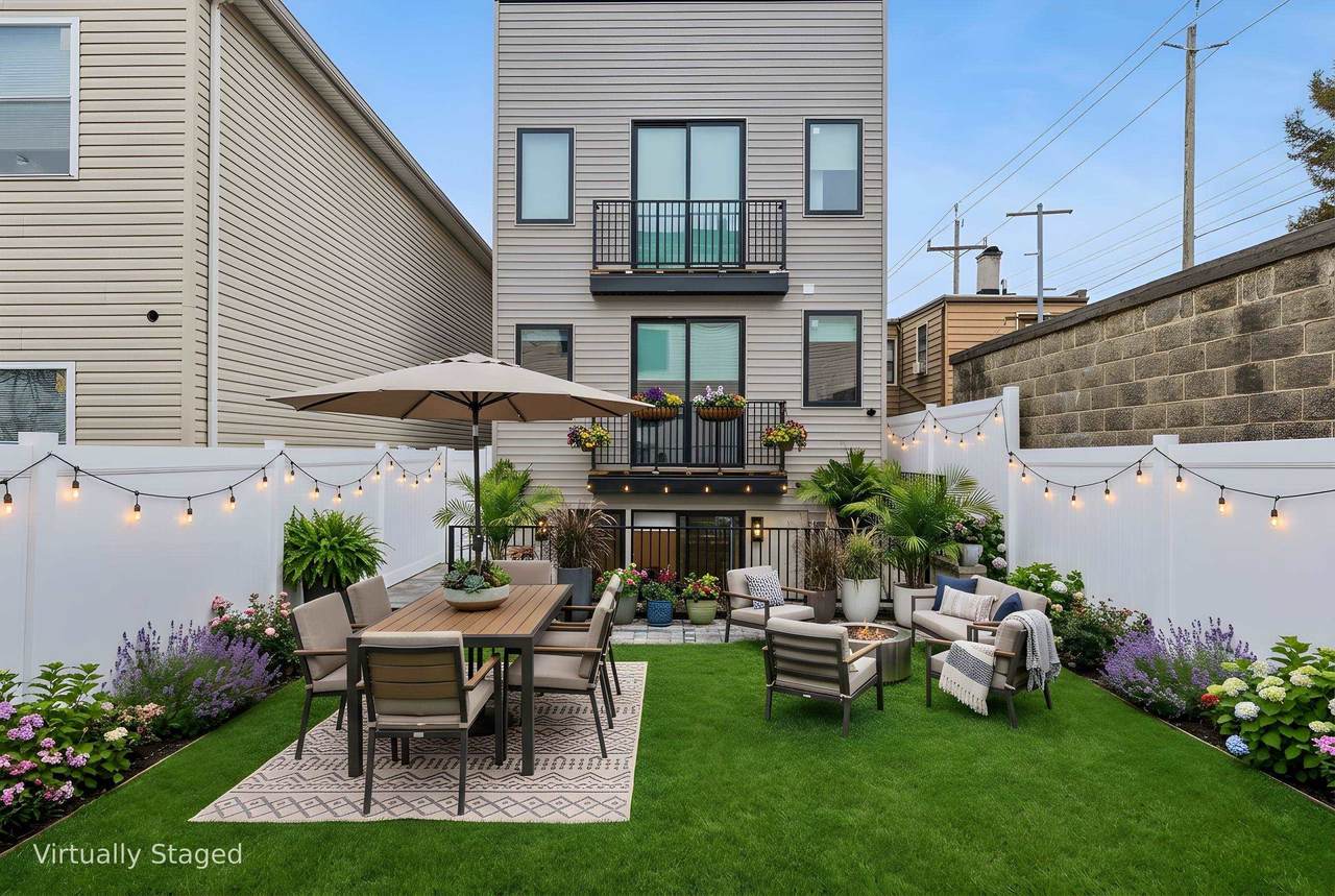 183 Zabriskie St - Photo 1