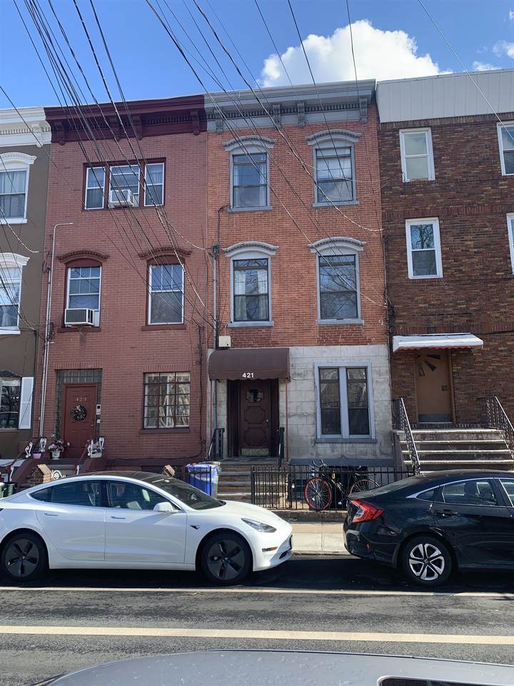 421 Garden St - Photo 1