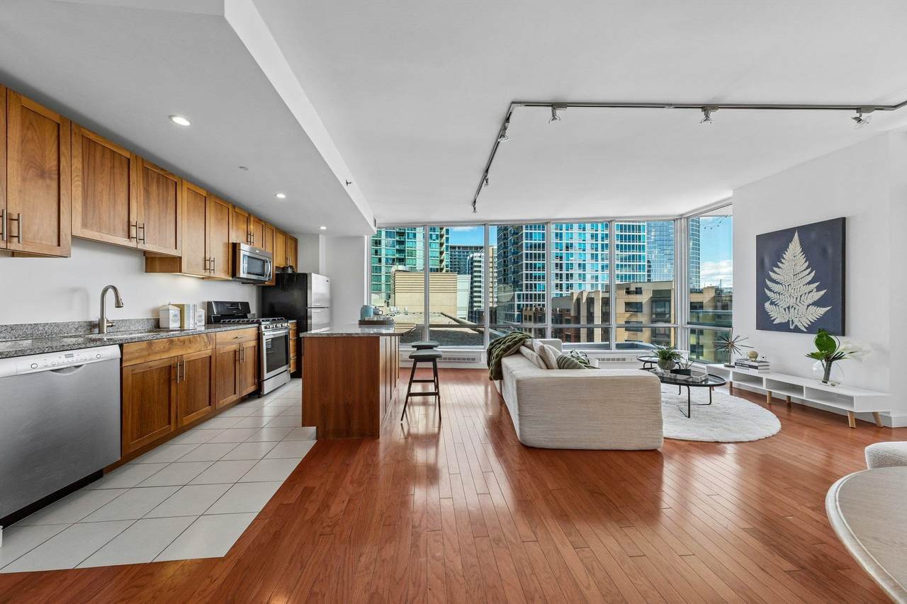 20 Newport Parkway - Photo 1