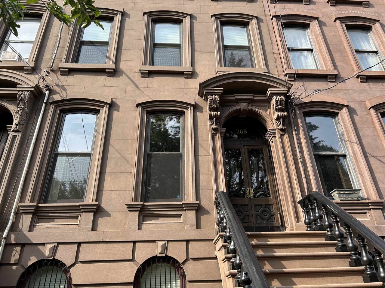 268 Montgomery St - Photo 1