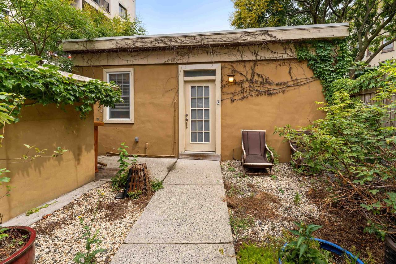 316 7TH ST - Photo 1