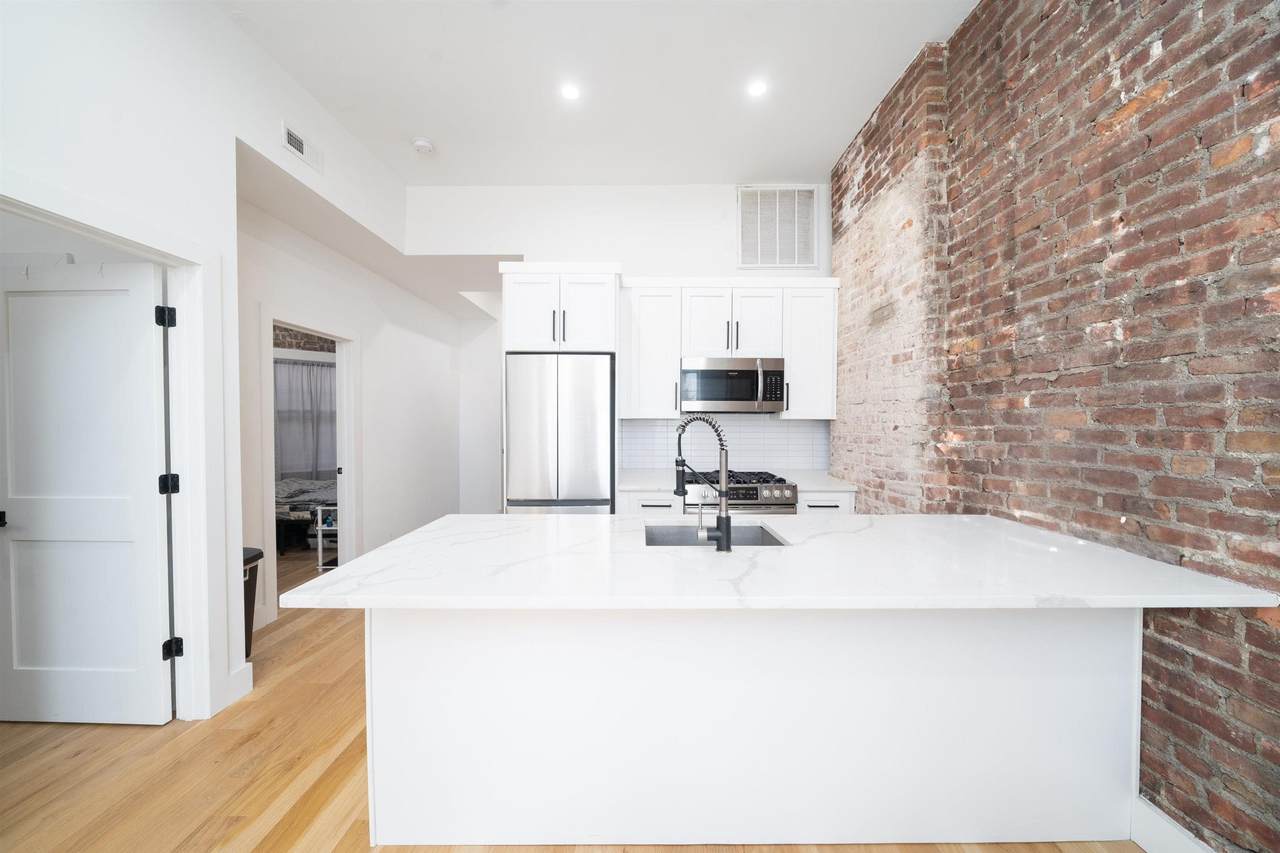 27 Corbin Ave - Photo 1