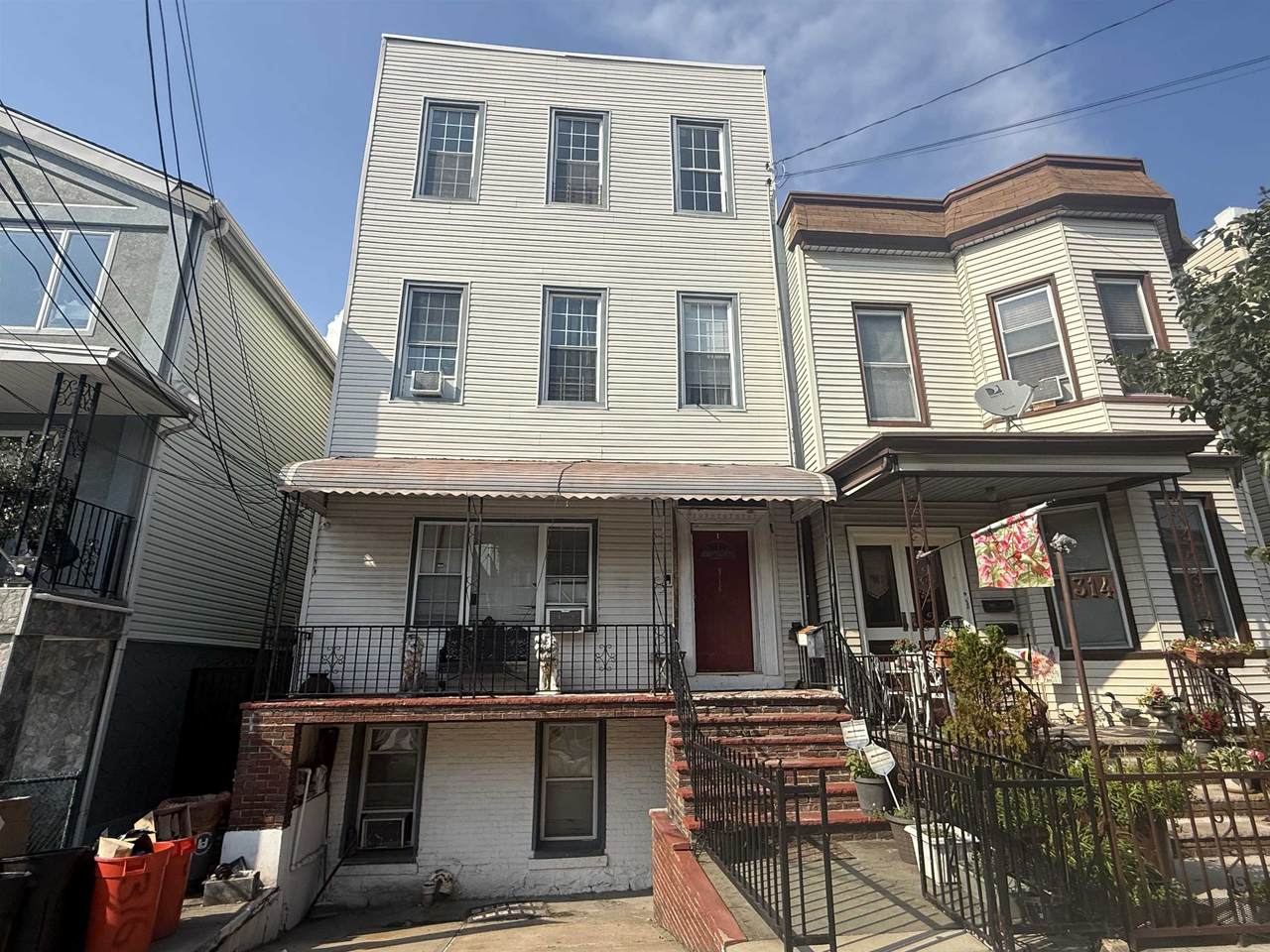 316 26TH ST - Photo 1