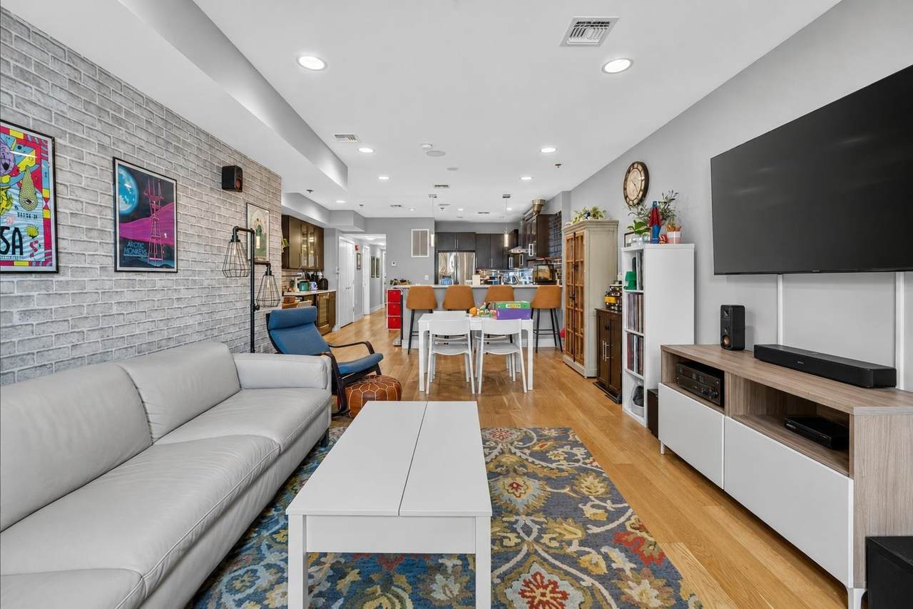 626 Grand St - Photo 1