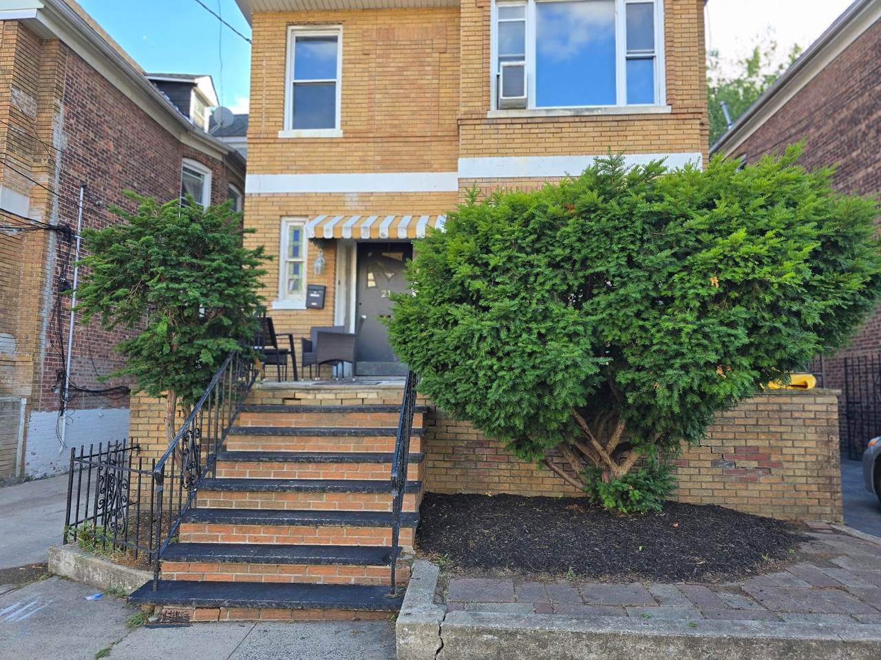 21 Wegman Parkway - Photo 1