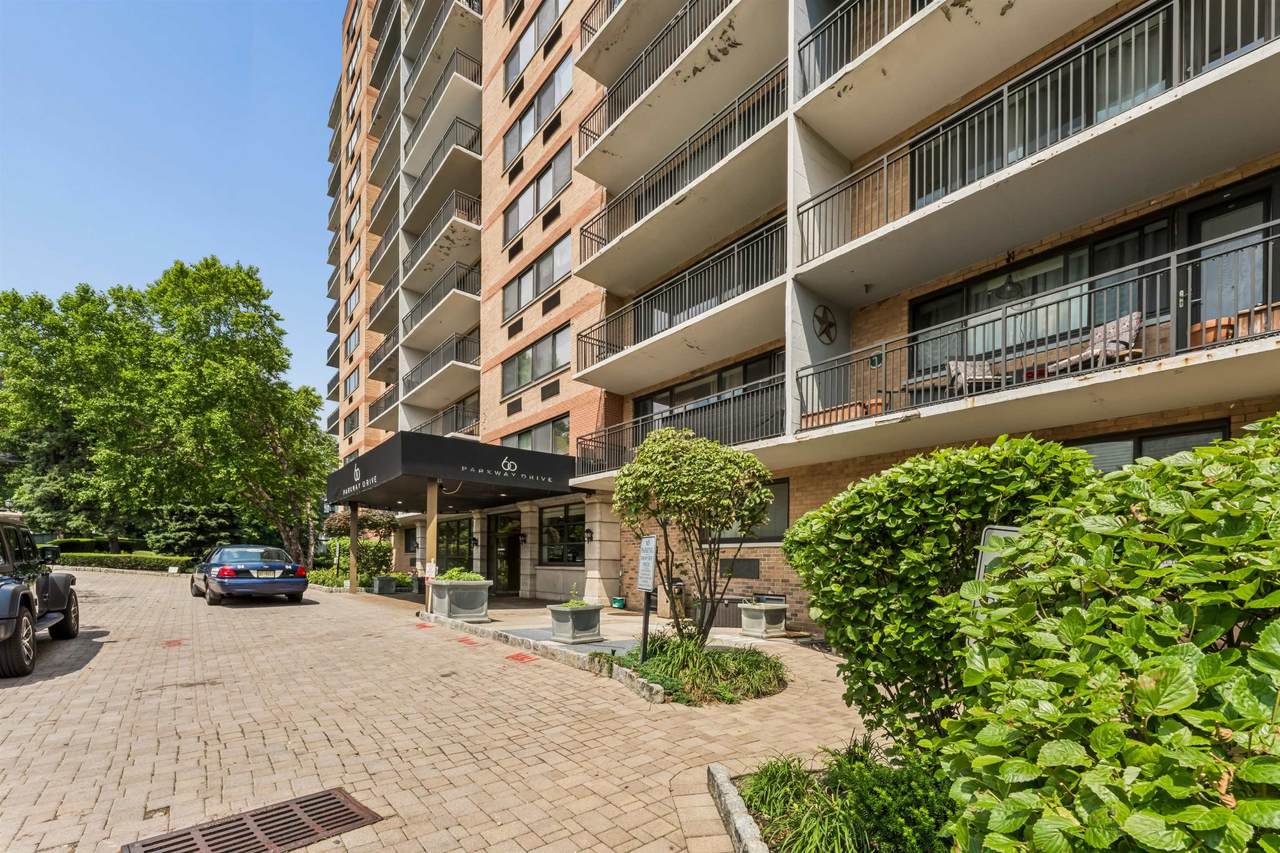 60 Parkway Dr - Photo 1