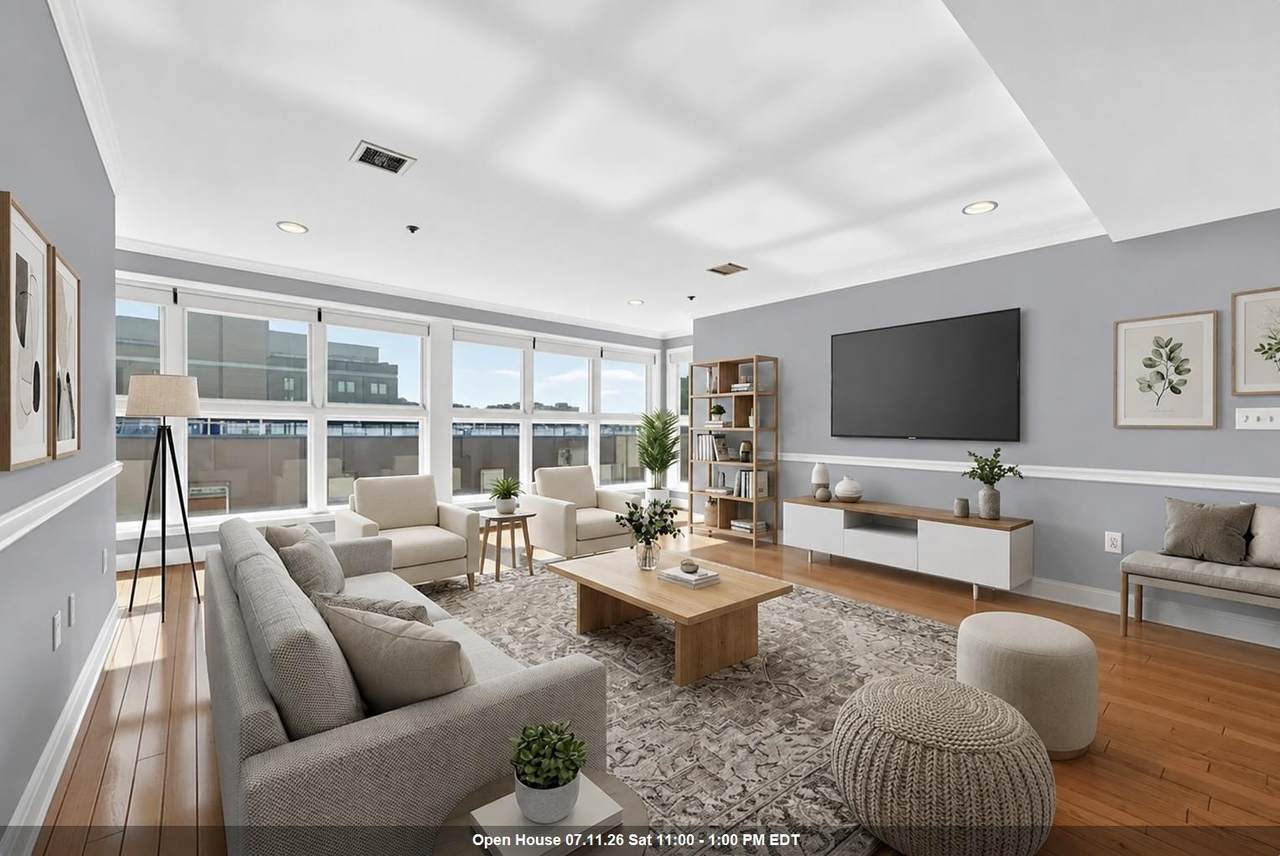1331 Grand St - Photo 1