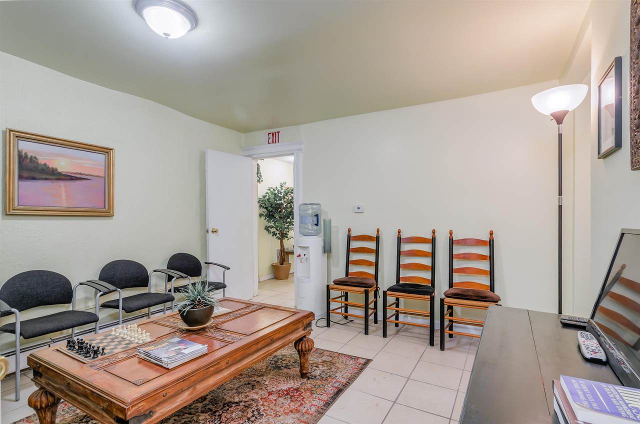 424 Baldwin Ave - Photo 1