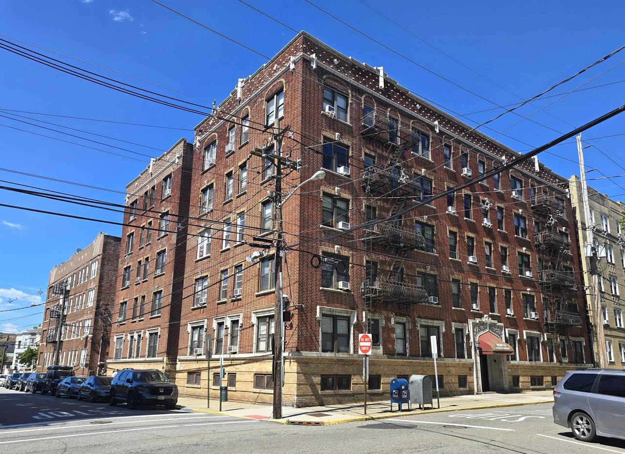 301 79TH ST - Photo 1