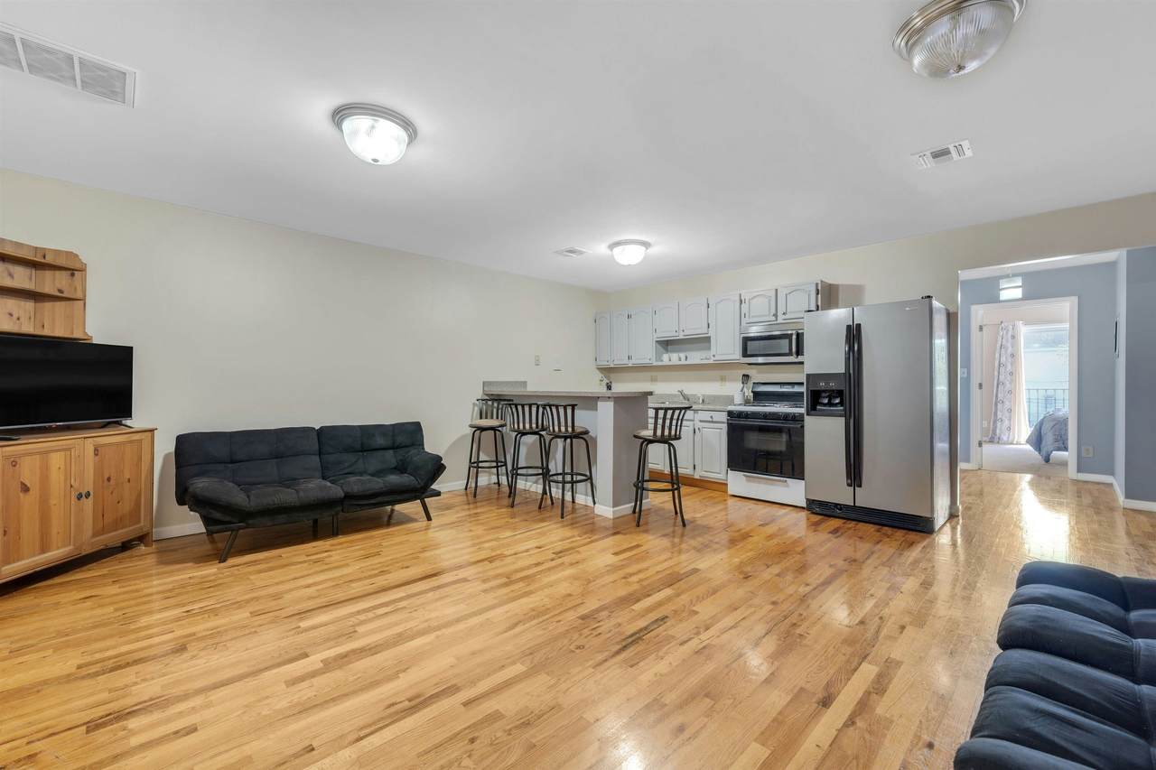 4413 Park Ave - Photo 1