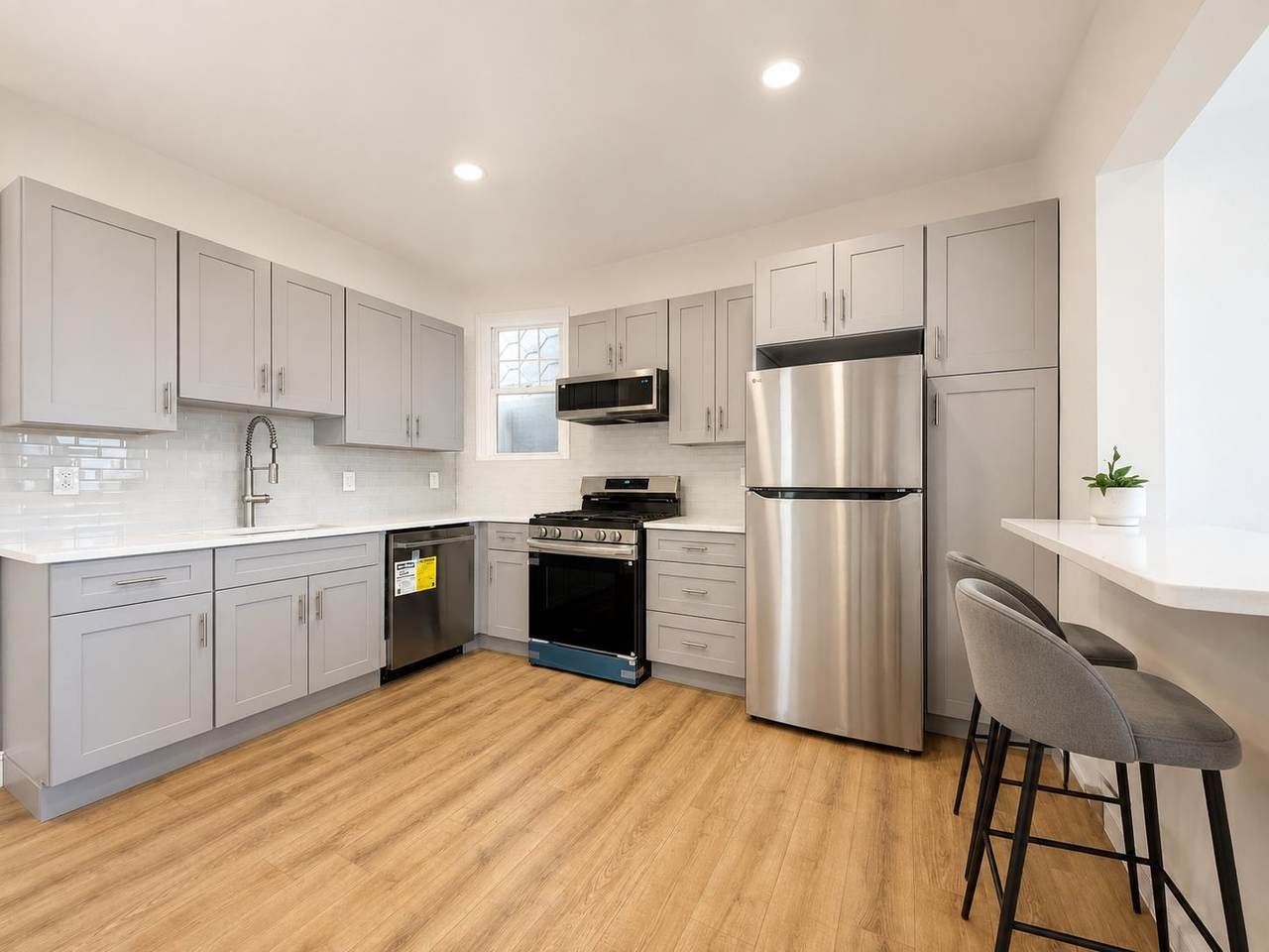 892 Broadway - Photo 1