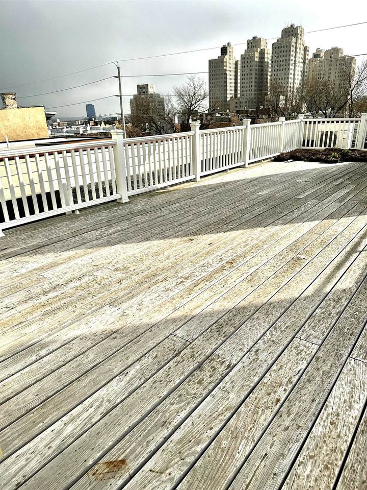 40 Vroom St - Photo 1