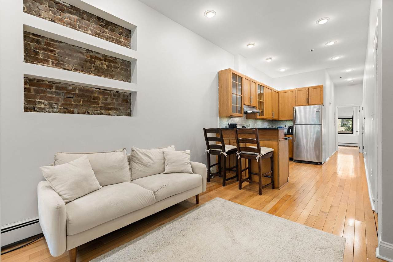 805 Park Ave - Photo 1