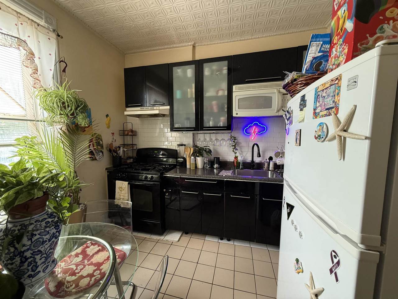 380 Baldwin Ave - Photo 1