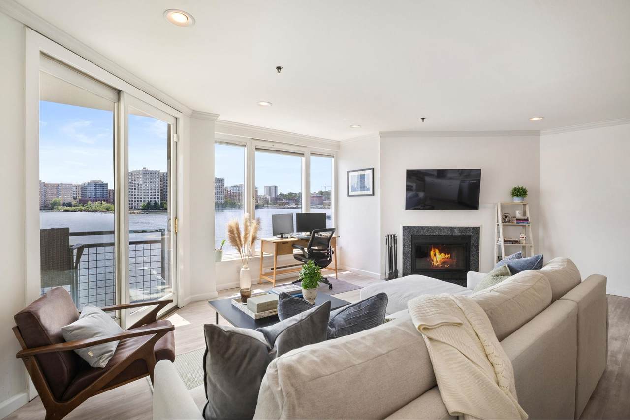 600 Harbor Blvd - Photo 1