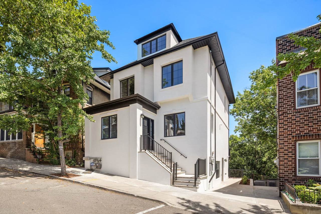 52 Sterling Ave - Photo 1