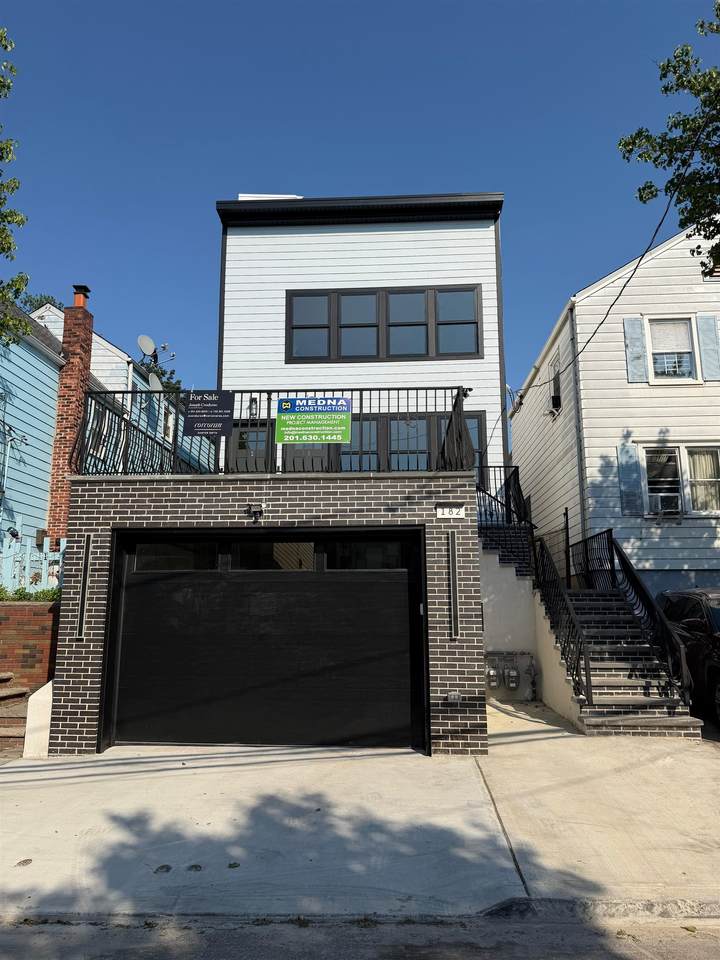 182 Columbia Ave - Photo 1