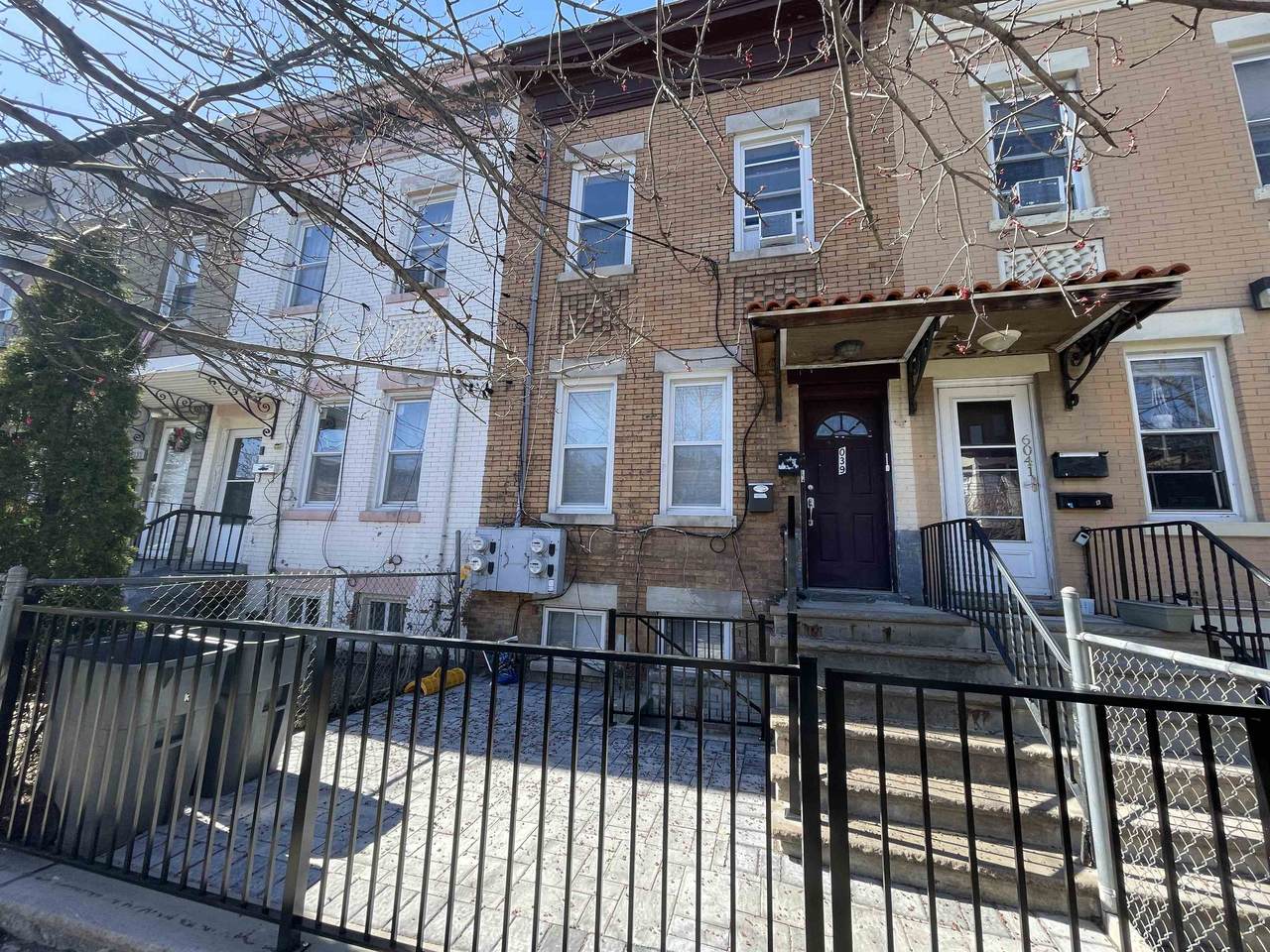 6039 Palisade Ave - Photo 1