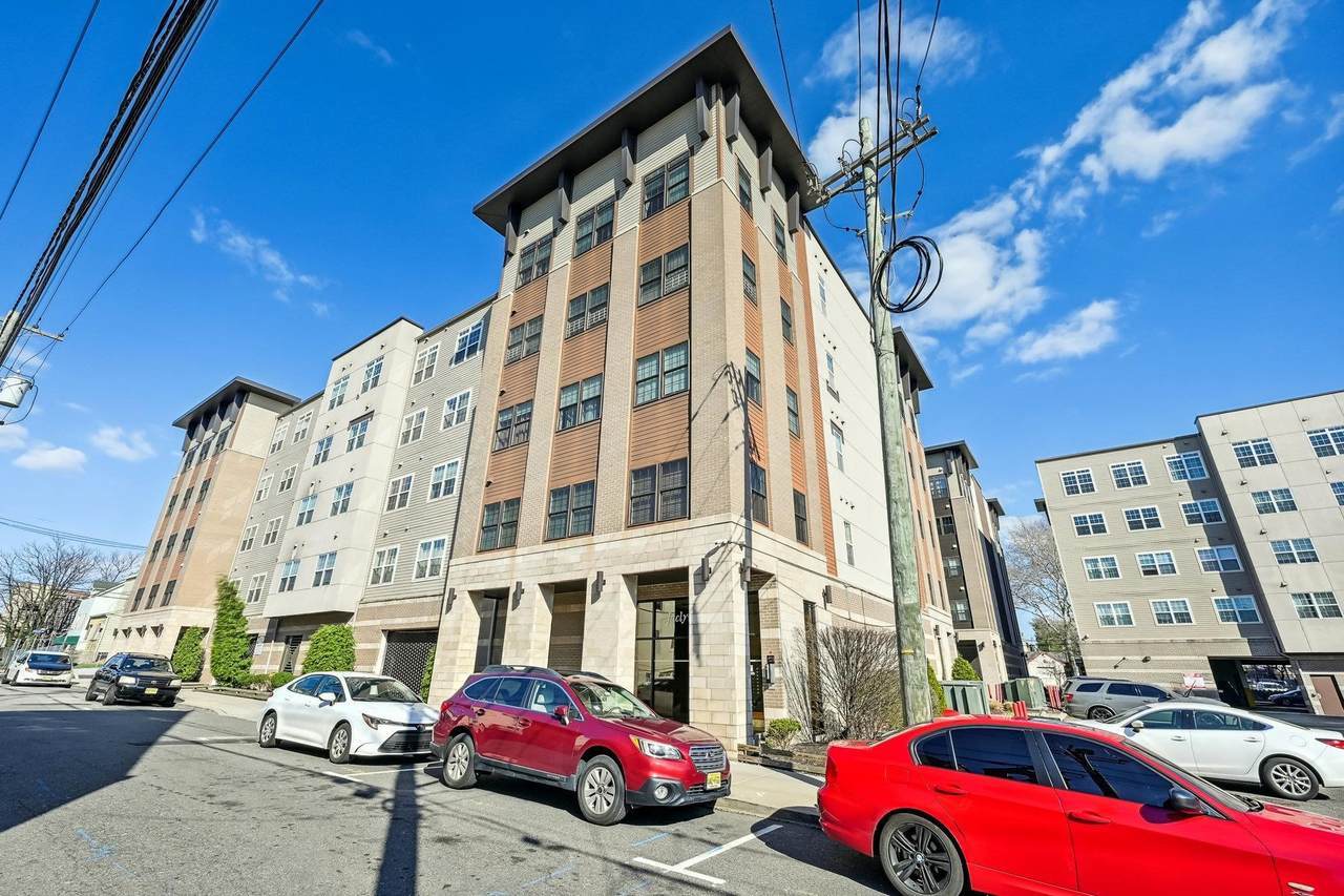 5808 Washington St - Photo 1