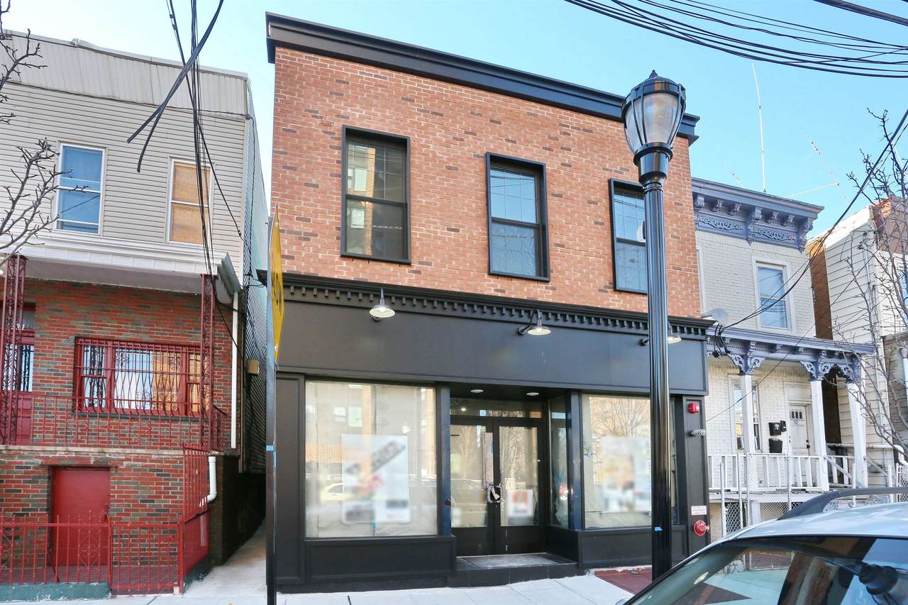 523 22ND ST - Photo 1