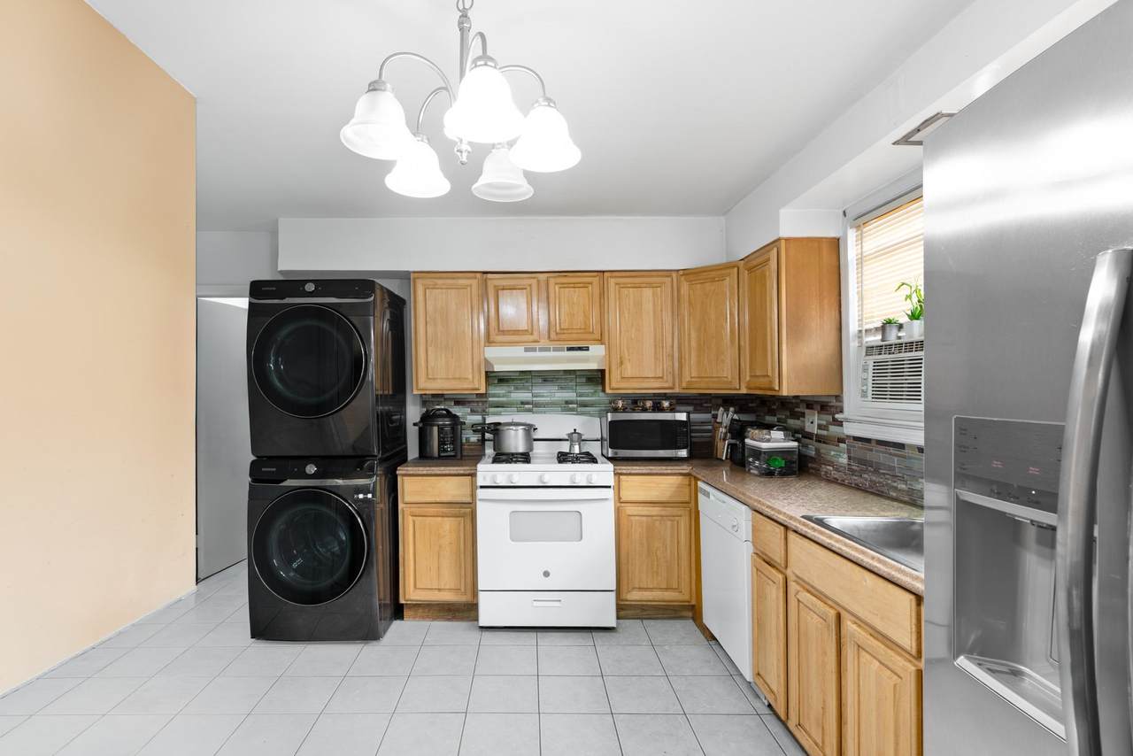 555 61ST ST - Photo 1