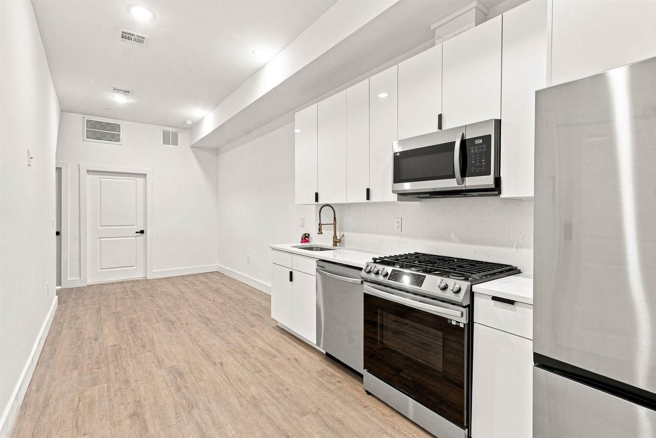 234 Webster Ave - Photo 1