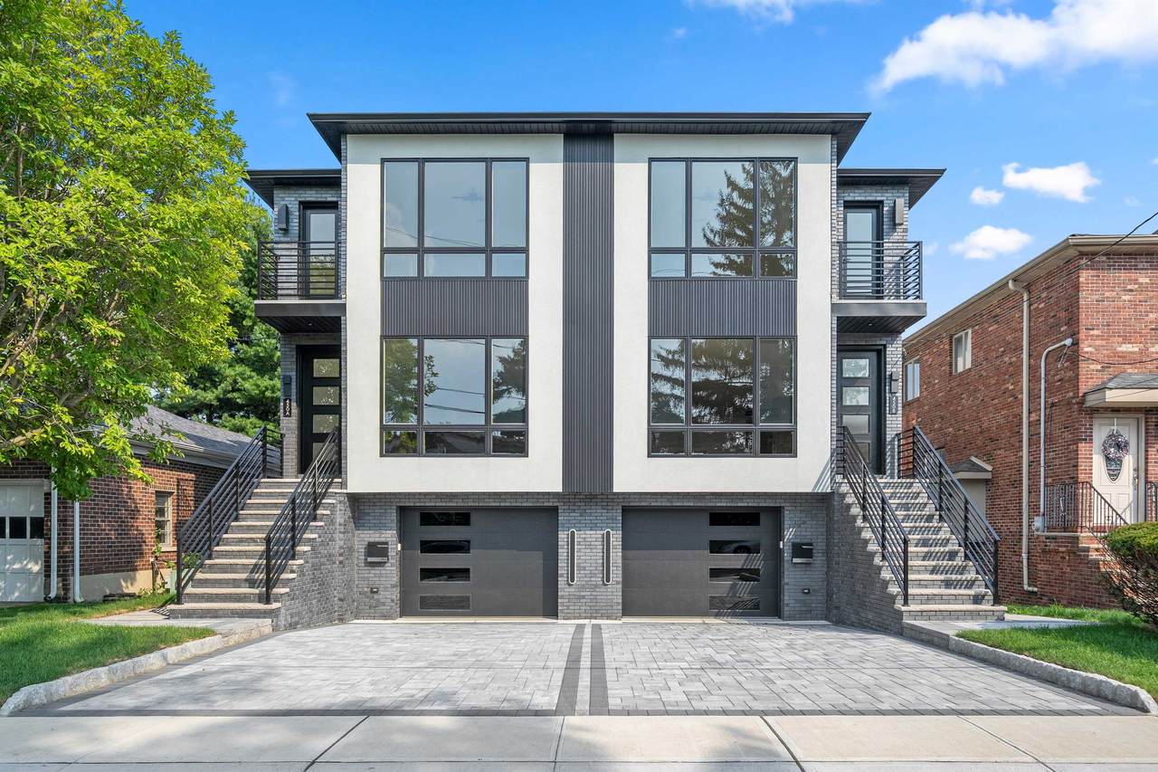 450 10TH ST - Photo 1