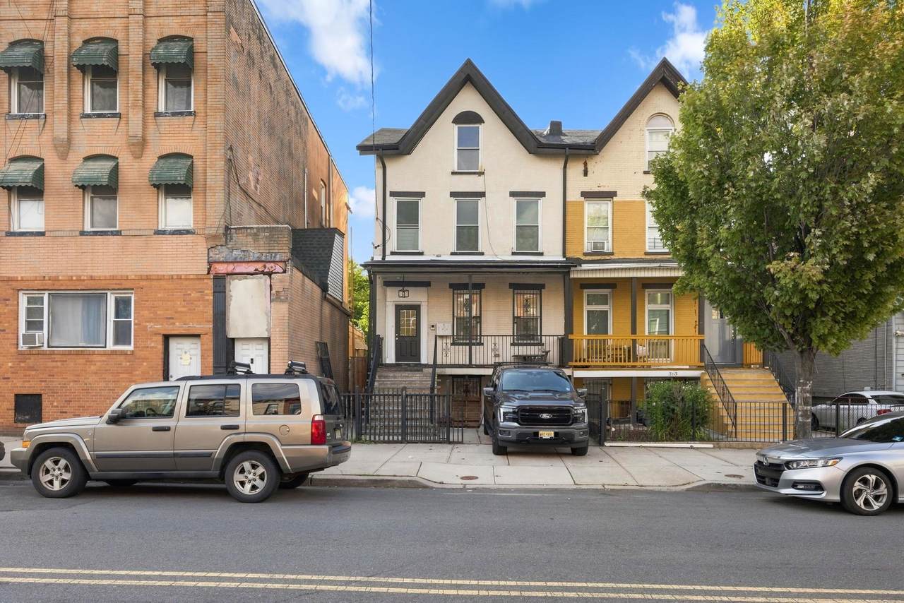 361 Pacific Ave - Photo 1
