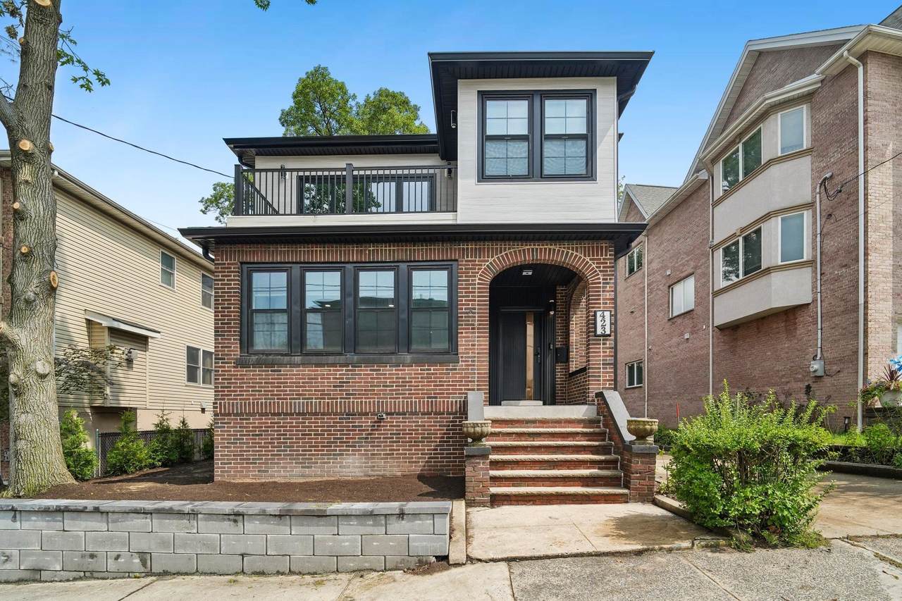 423 Aurora Ave - Photo 1