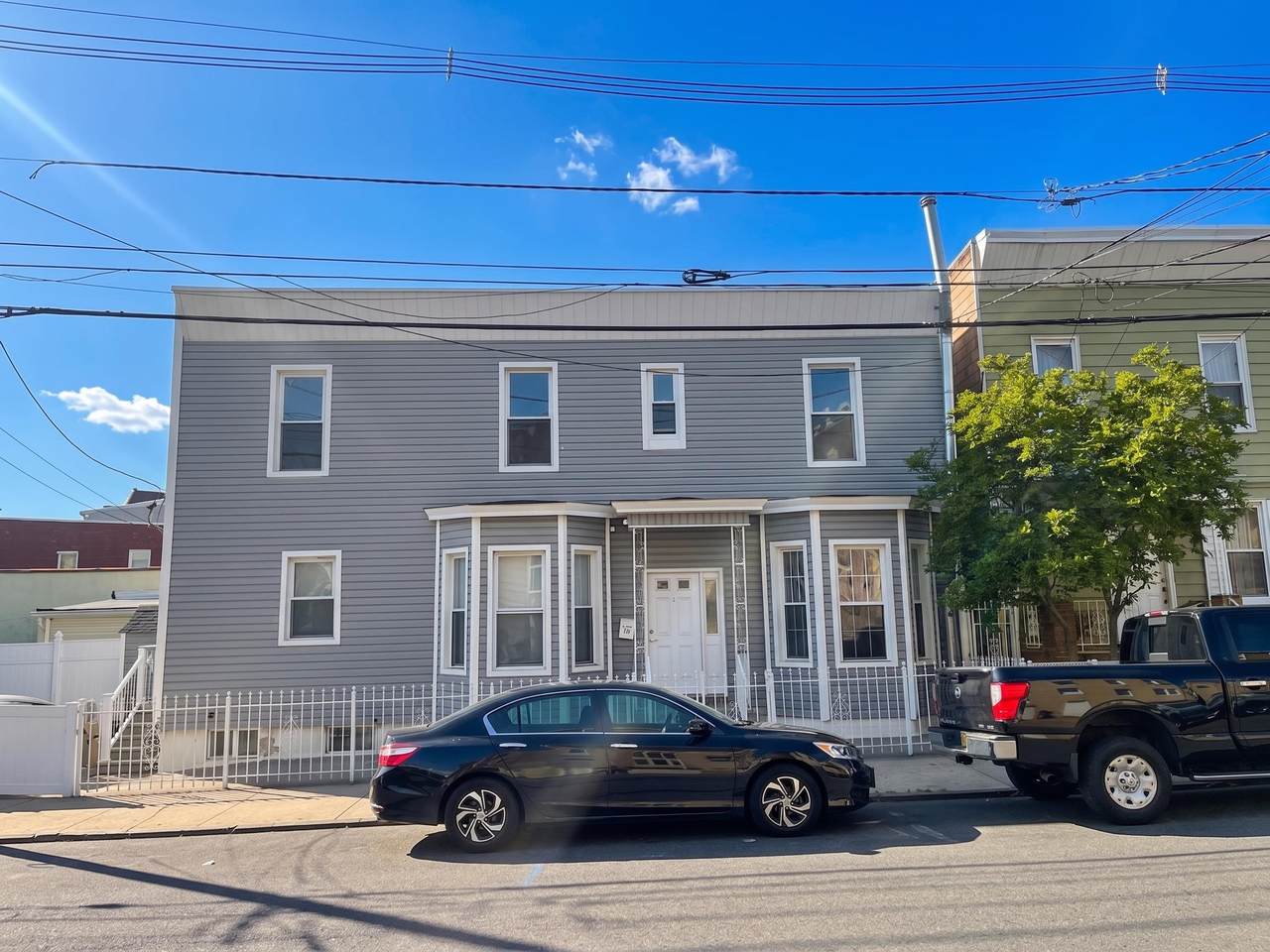 99 Clinton Ave - Photo 1