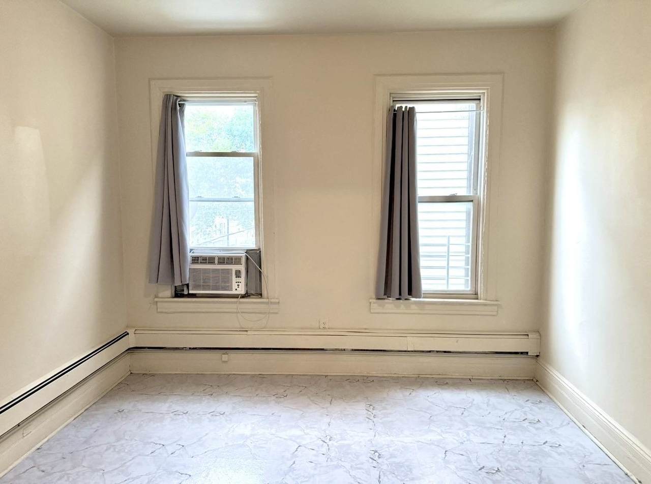197 Bartholdi Ave - Photo 1
