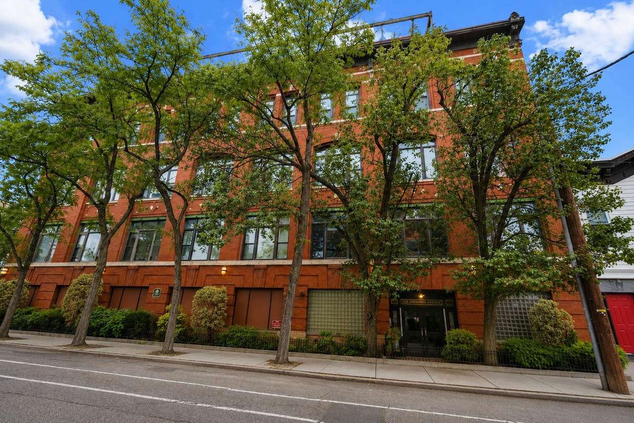 120 Sherman Ave - Photo 1