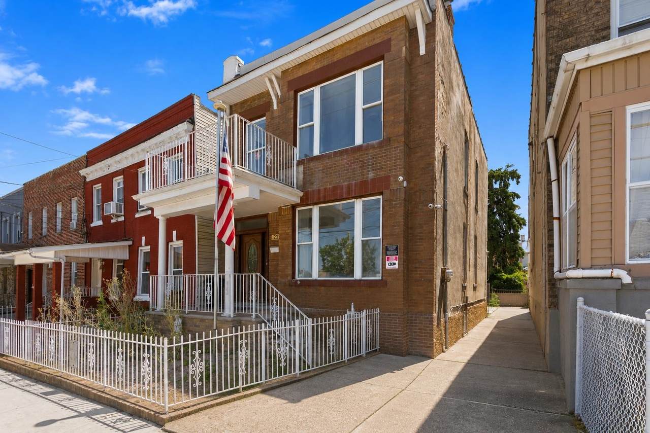 221 54TH ST - Photo 1