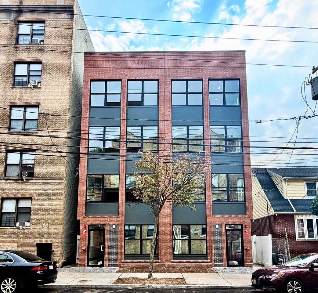 88 Bergen Ave - Photo 1