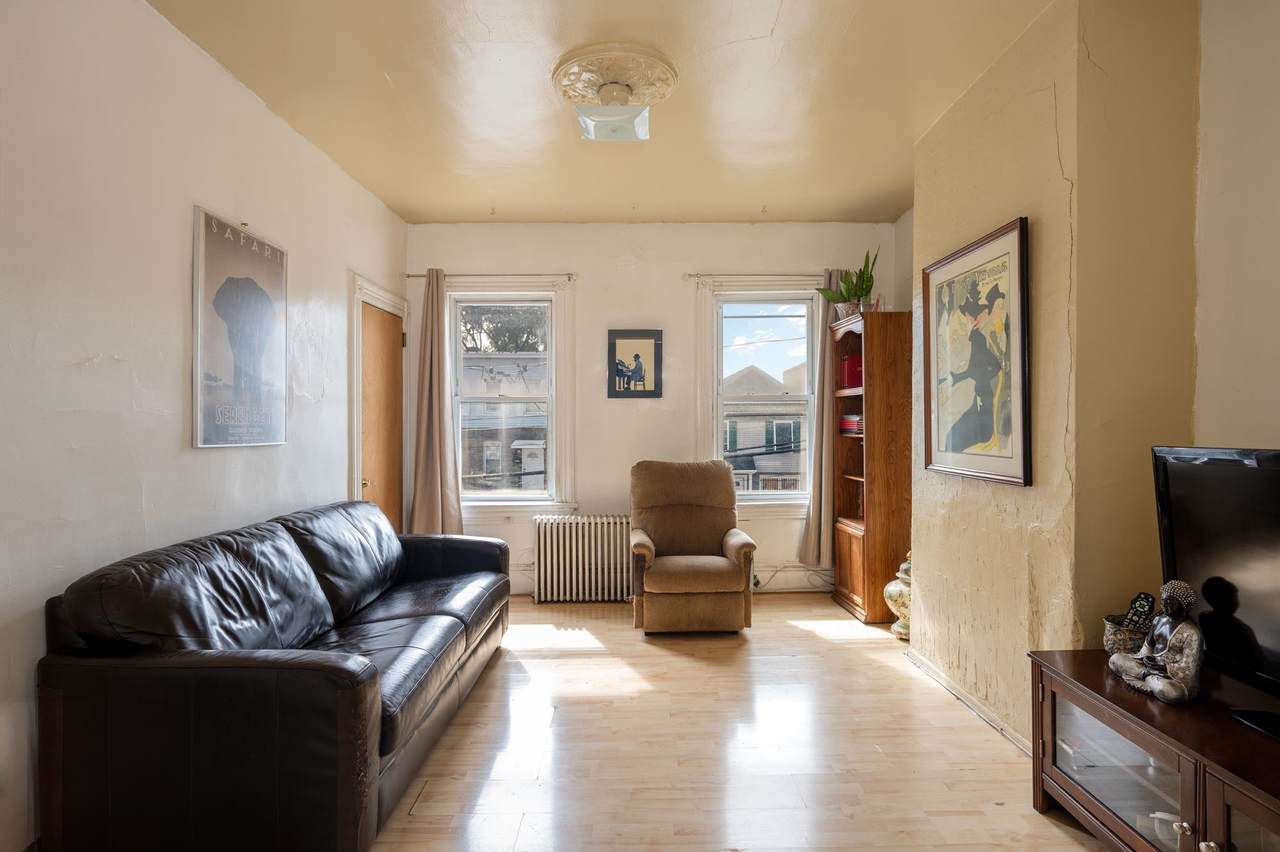 90 Dwight St - Photo 1