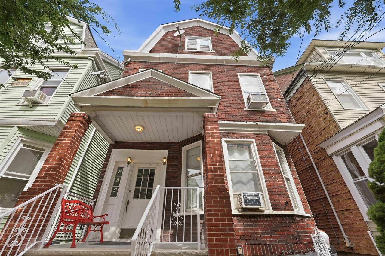314 21ST ST - Photo 1