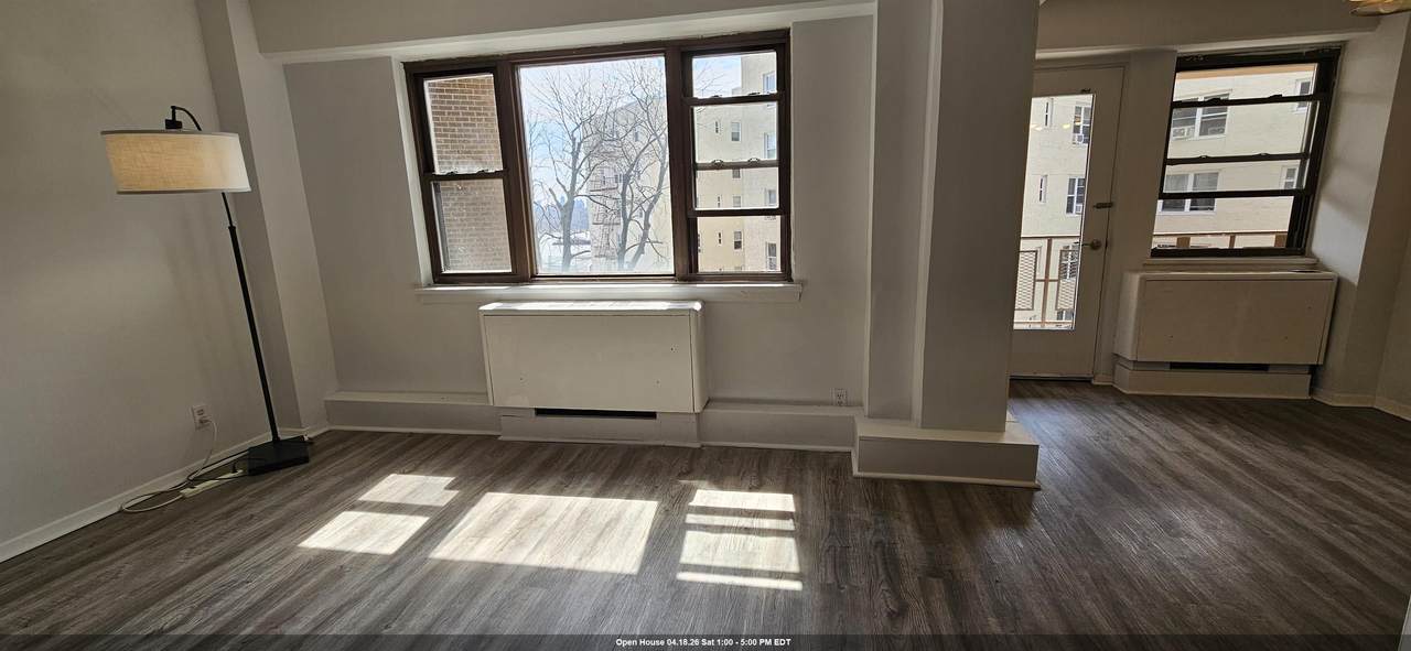 8800 Boulevard - Photo 1