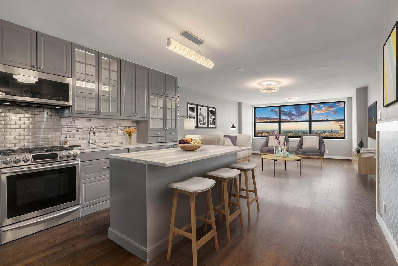 7004 Blvd East - Photo 1