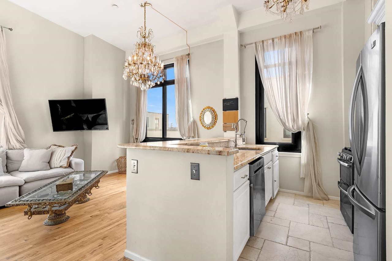 530 Gregory Ave - Photo 1