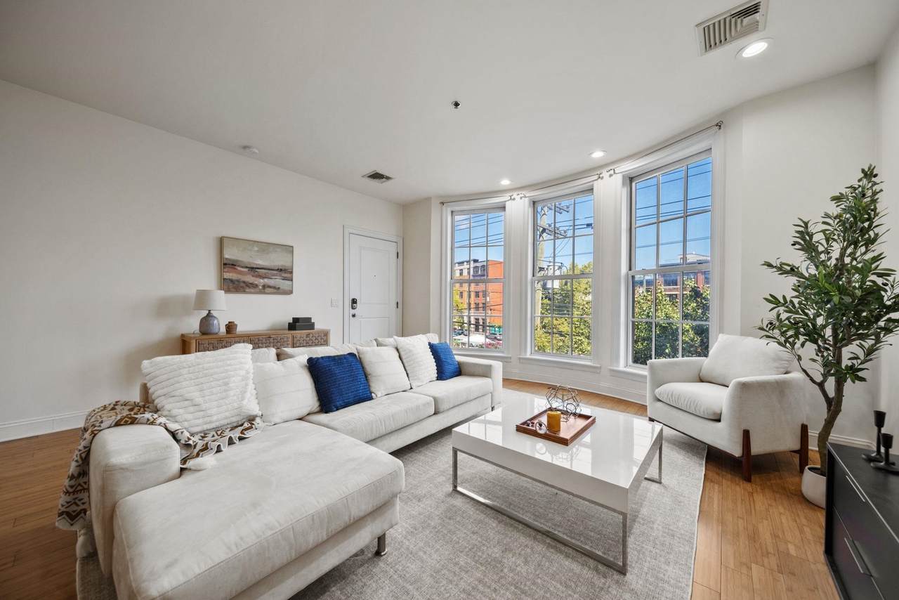 261 Grand St - Photo 1