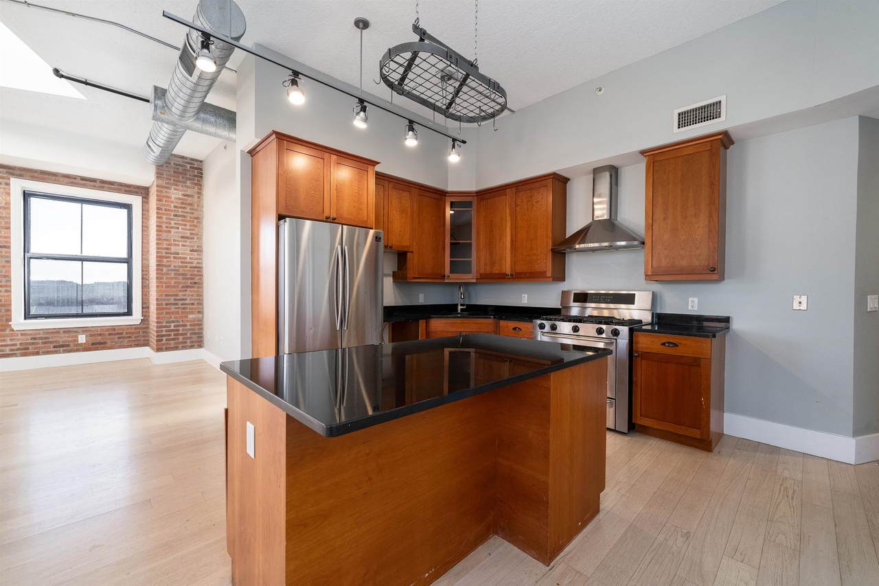 100 Paterson Plank Rd - Photo 1