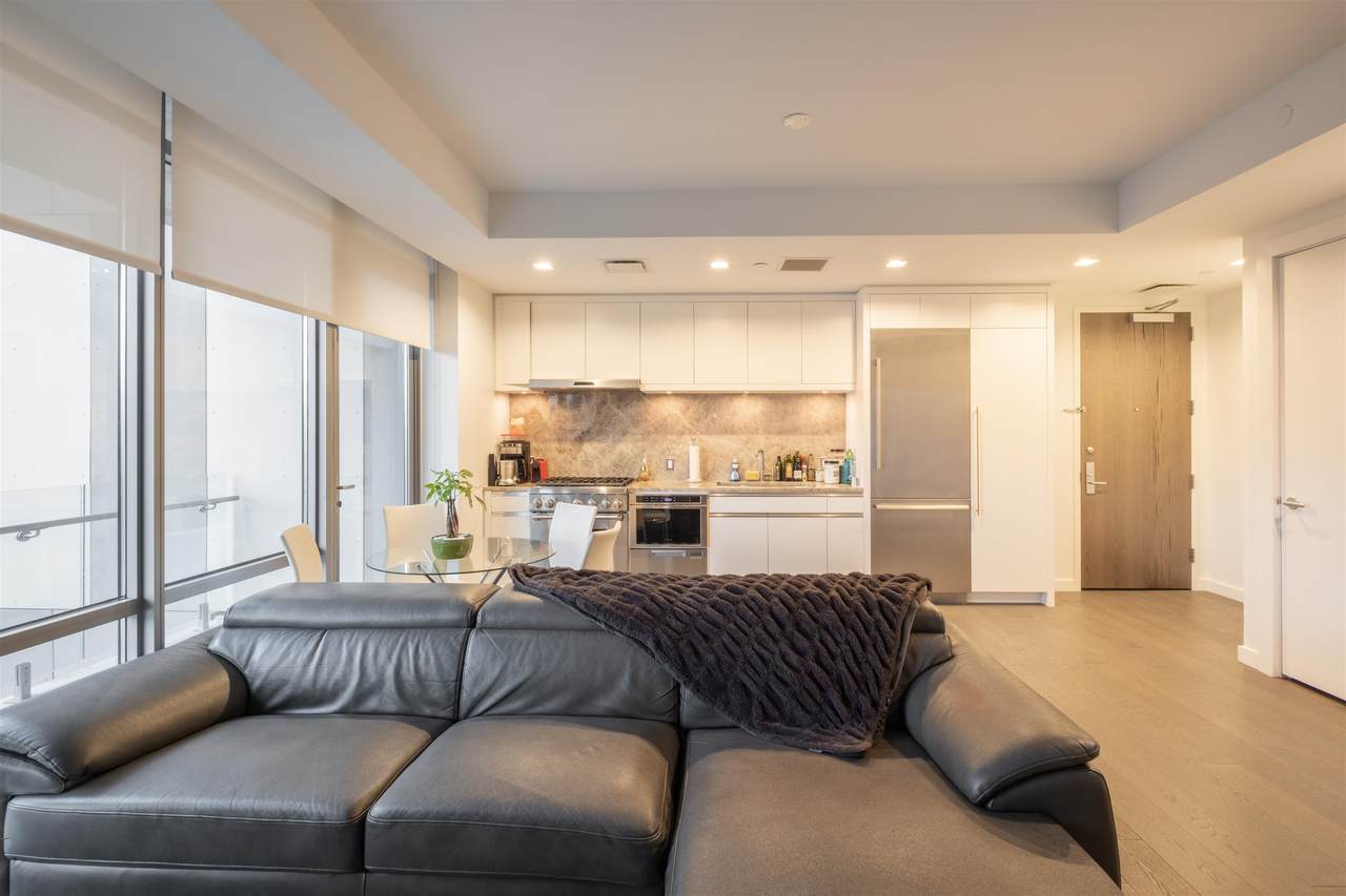 320 Adolphus Ave - Photo 1
