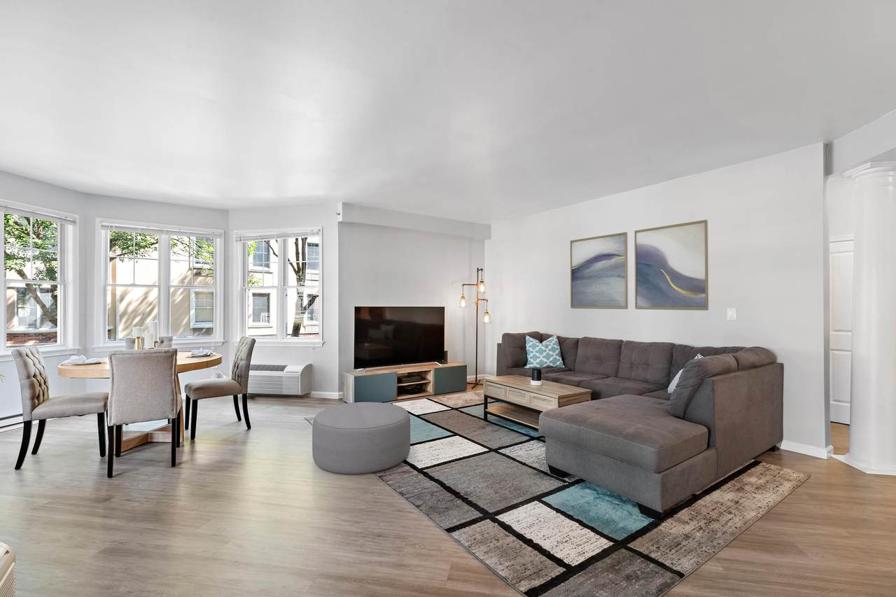 4 Constellation Pl - Photo 1