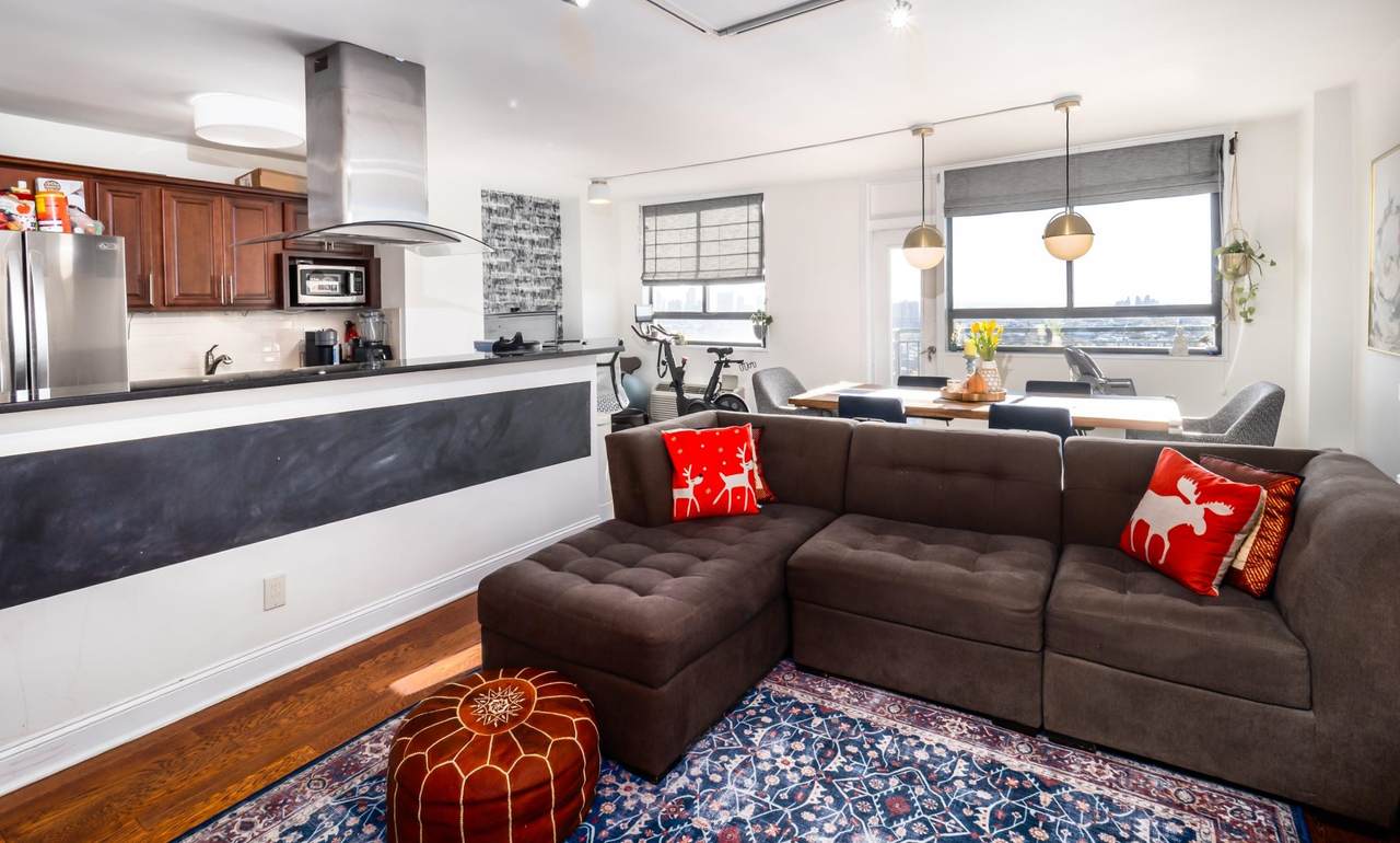 100 Manhattan Ave - Photo 1