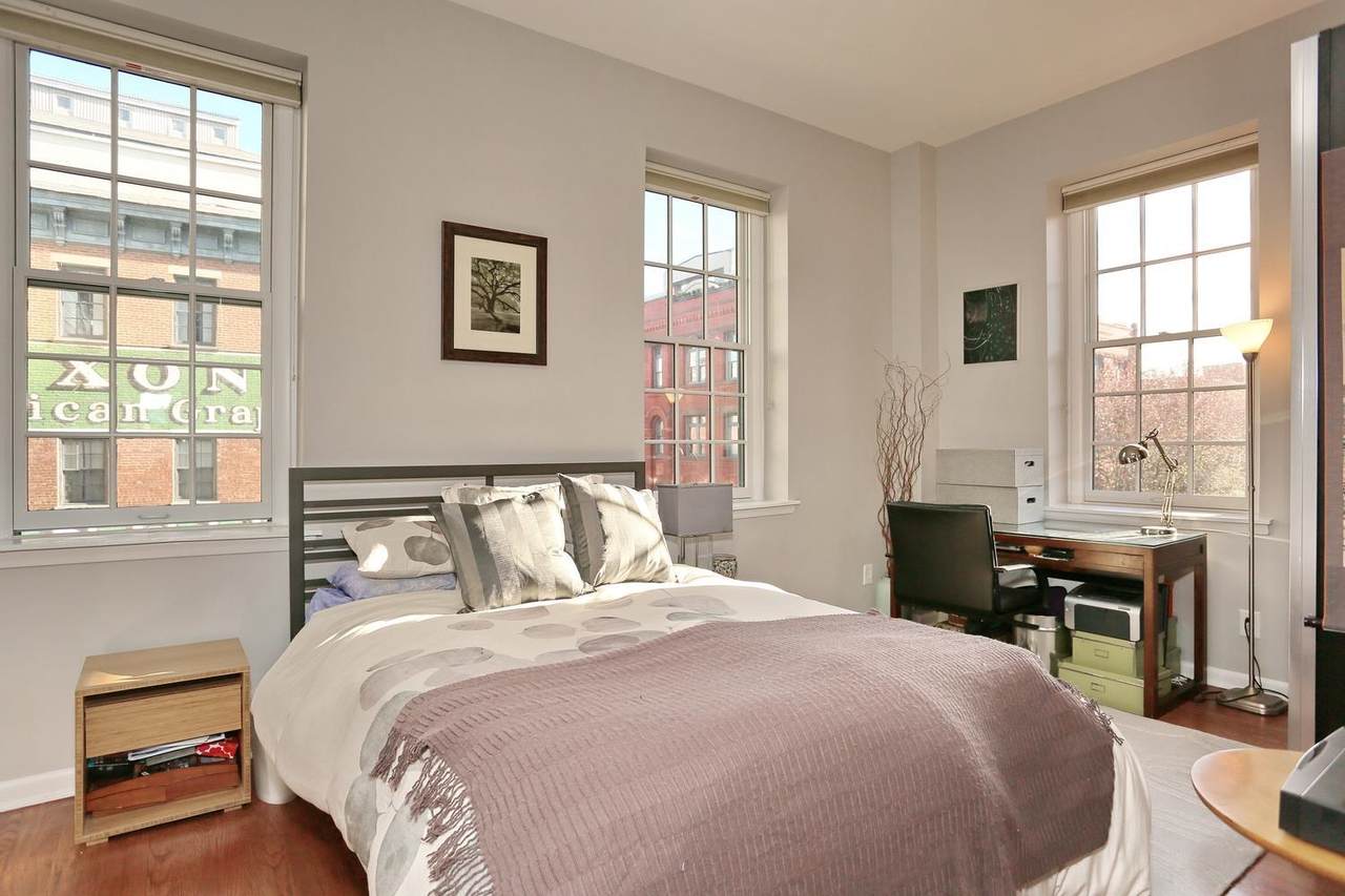 341 Monmouth St - Photo 1