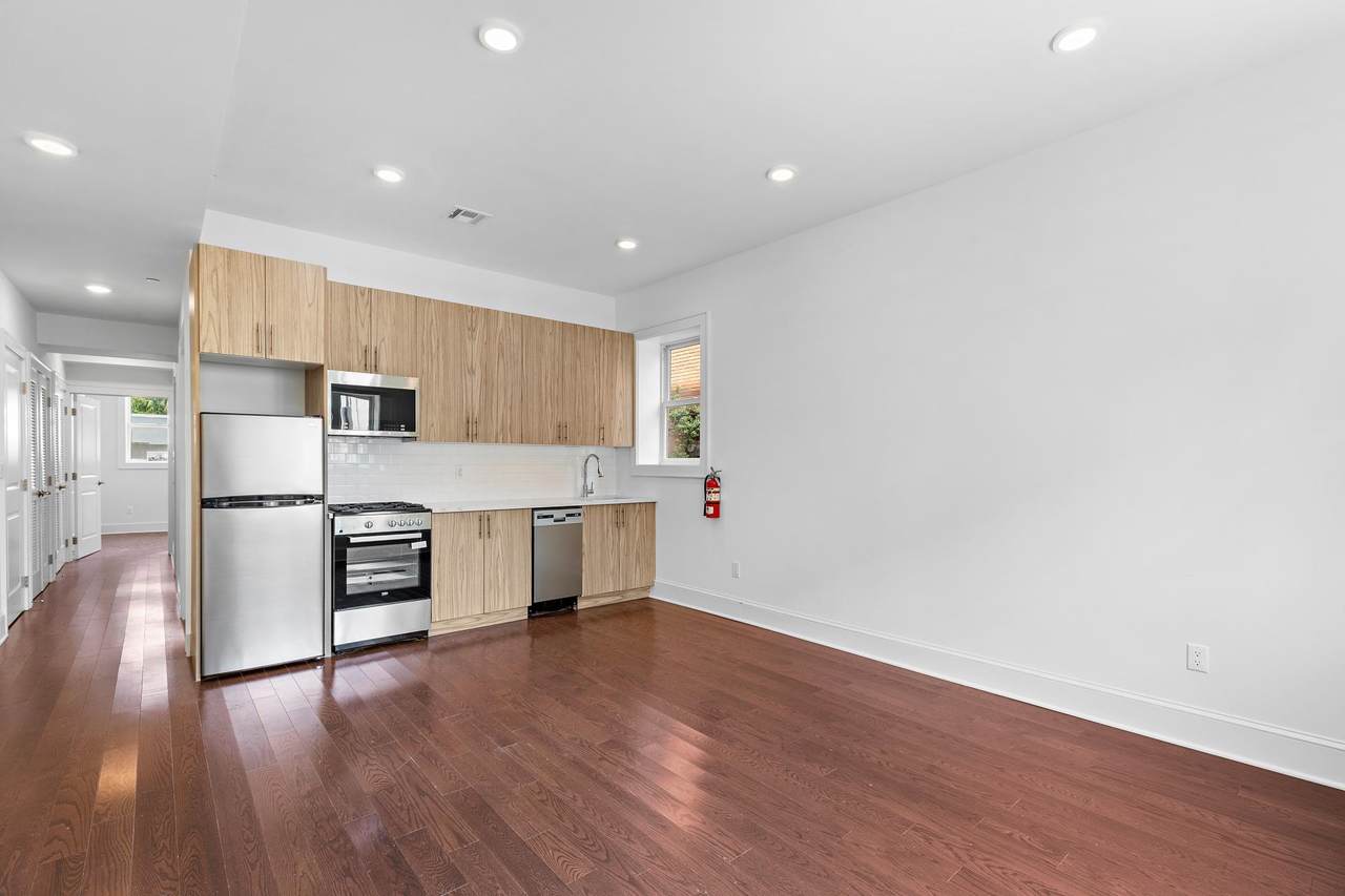 75 Coles St - Photo 1