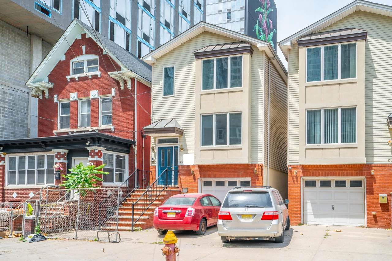 22 Van Reipen Ave - Photo 1