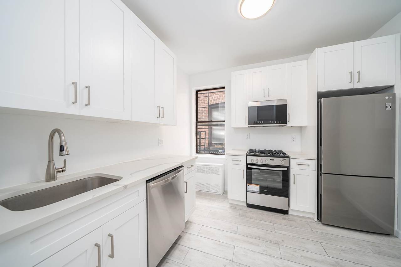 3315 Pleasant Ave - Photo 1